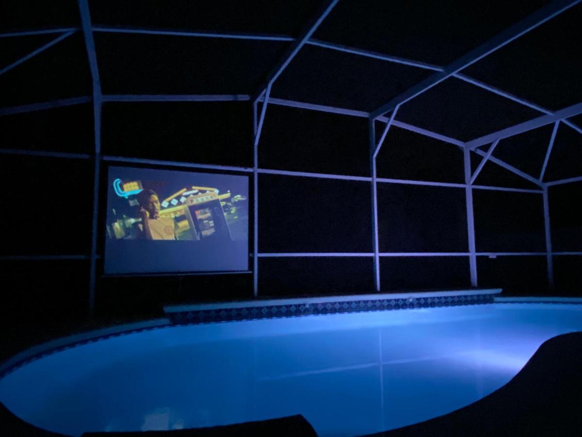 3 Bedroom Villa With Poolside Cinema And Games Room Close To Theme Parks Sleeps 6 Plus 2 ออร์ลันโด ภายนอก รูปภาพ